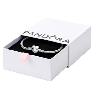 PANDORA Moments Snake Chain Bracelet with Heart Clasp – A Touch of Elegance and Personality for Her